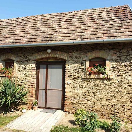 Kis Haz Apartman Zalacsány Extérieur photo